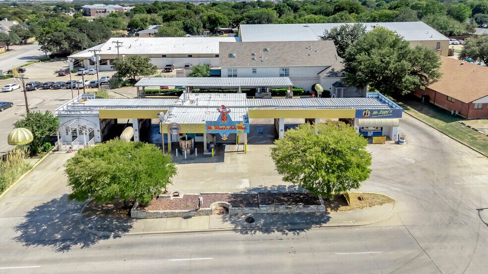 More Photos Of 504 N Euless Main St, Euless Carwash For Sale