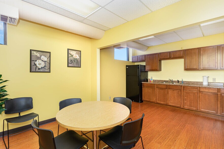 More Photos Of 3400 Cheatham Ave, Minneapolis Manufacturing For Sale