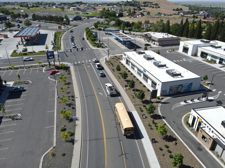 More Photos Of 1450 Bombing Range Rd, West Richland Storefront For Lease