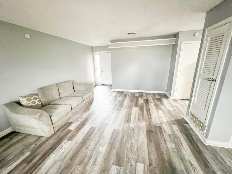 More Photos Of 1809 14th St, Lubbock Apartments For Sale