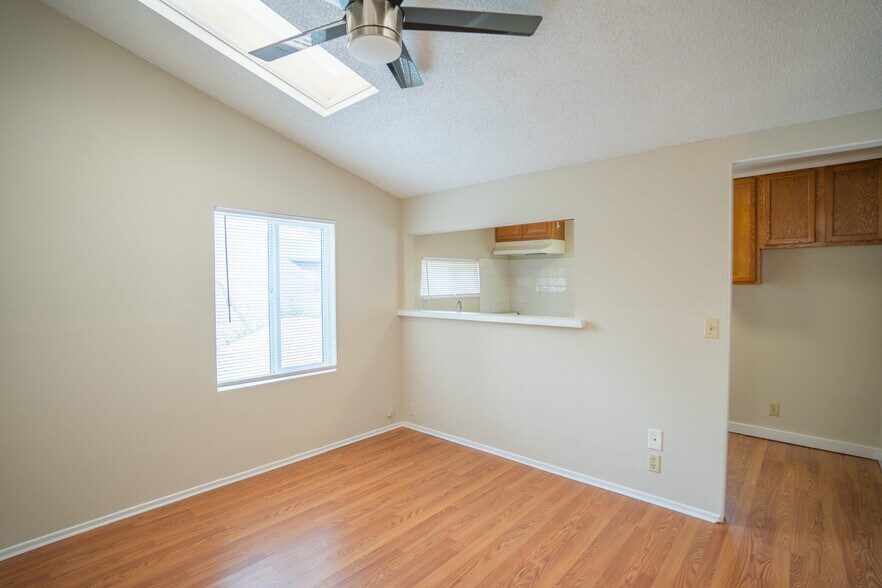 More Photos Of 1513 E Broadway, Long Beach Apartments For Sale