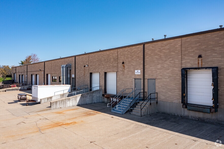 More Photos Of 7861-7875 Palace Dr, Cincinnati Warehouse For Lease