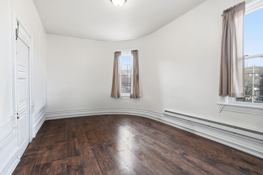 More Photos Of 10 Chesapeake St, Lyndora Apartments For Sale