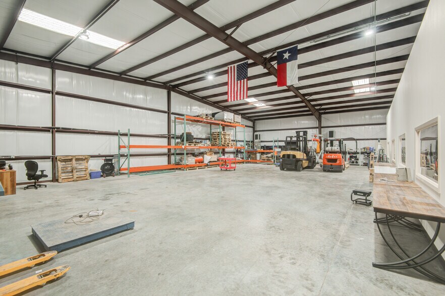 More Photos Of 21265 Blair Rd, Conroe Warehouse For Sale