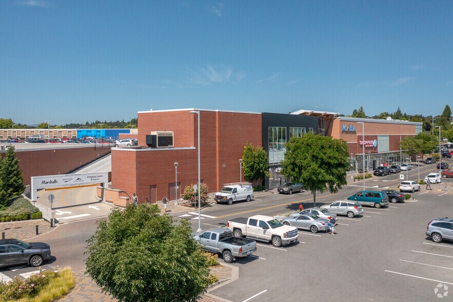 More Photos Of 1644 Hillside Ave, Victoria Storefront For Lease