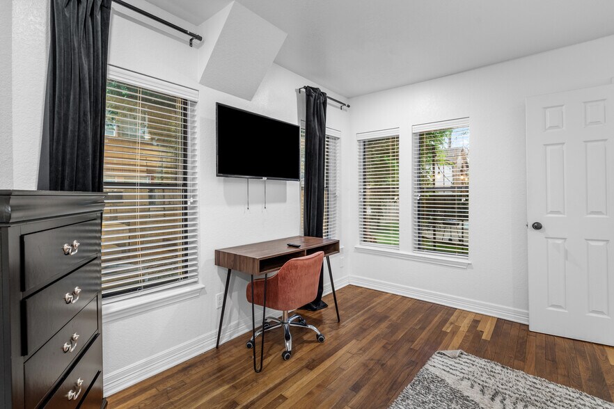 More Photos Of 3404 Rosedale St, Houston Multifamily For Sale