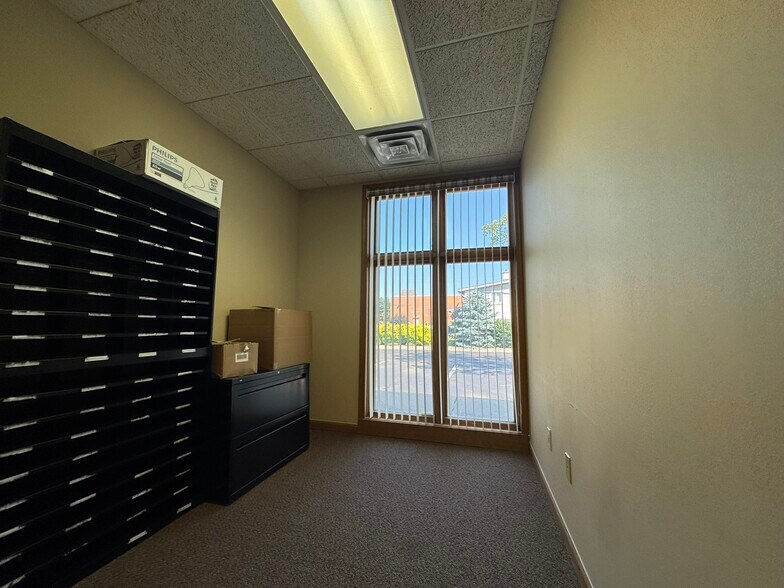 More Photos Of 43120 Utica Rd, Sterling Heights Office For Lease