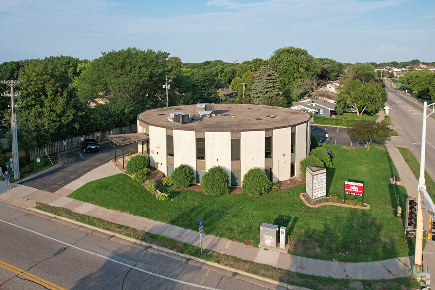 More Photos Of 2151 Hamline Ave N, Roseville Office For Lease