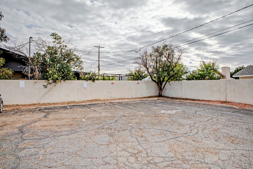 More Photos Of 555 W University Dr, Mesa Office For Lease