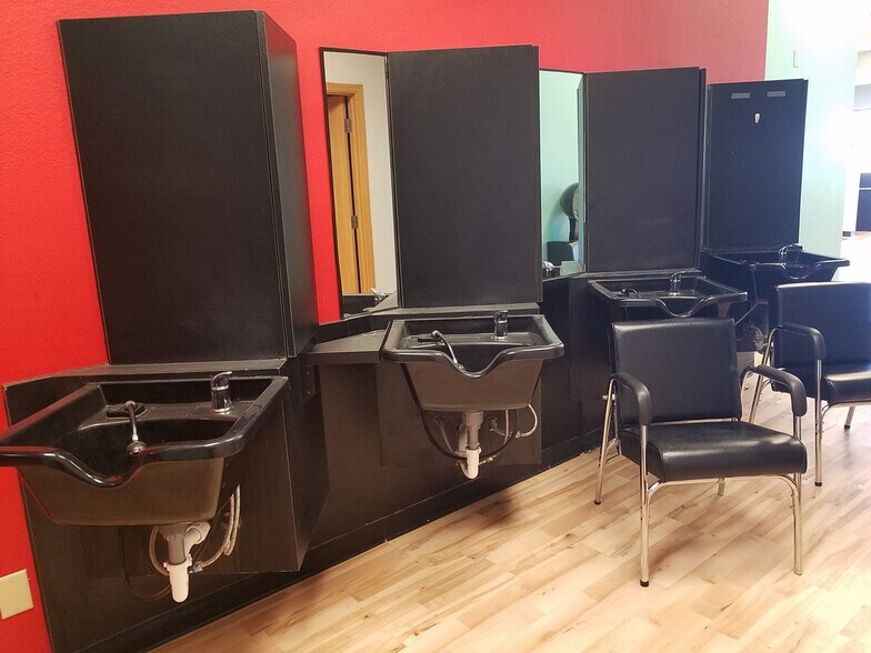 More Photos Of 10101 Market St, Rothschild General Retail For Lease