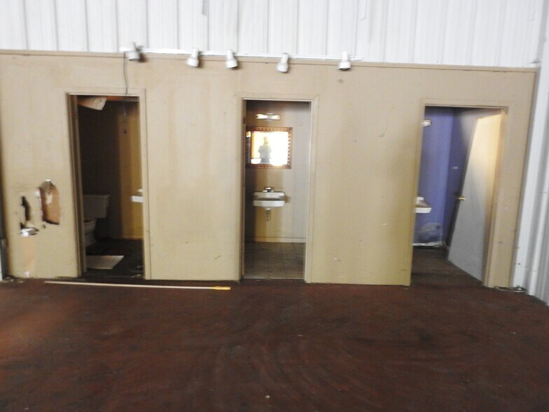 More Photos Of 2461 Highway 20, Decatur Flex For Sale