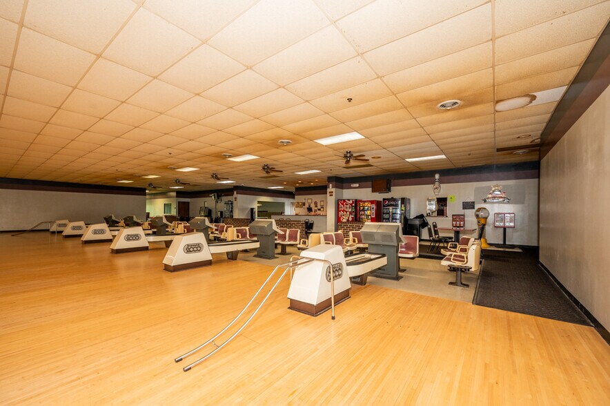 More Photos Of 1849 Gardner Ln NW, Corydon Sports And Entertainment For Sale