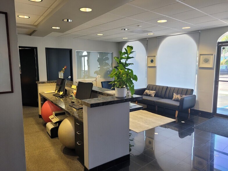 More Photos Of 3455 Ingraham St, San Diego Medical For Sale