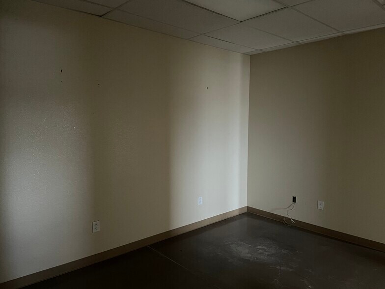 More Photos Of 2006 Oil Mill Rd, Pecos Industrial For Lease