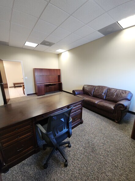 More Photos Of 8141 Mainline, Fort Myers Warehouse For Lease