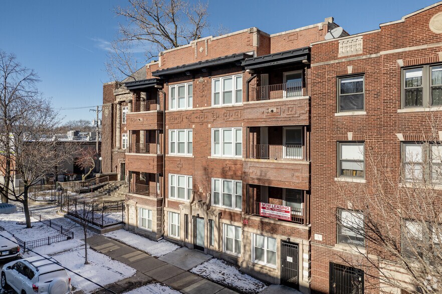 More Photos Of 1710 W Lunt Ave, Chicago Apartments For Sale