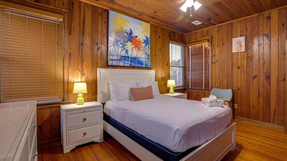 More Photos Of 15 15th St, Tybee Island Specialty For Sale