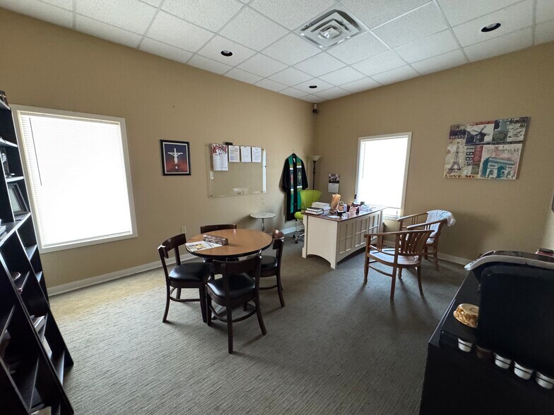 More Photos Of 2130 Country Club Rd, Palestine Golf Course Driving Range For Sale