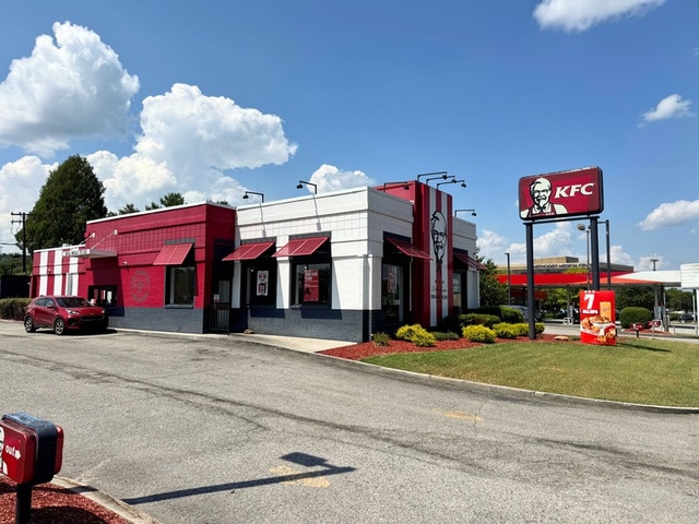 Primary Photo Of 7228 Maynardville Pike, Knoxville Freestanding For Sale