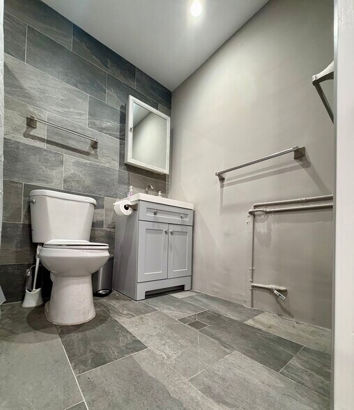 More Photos Of 1771 Blount Rd, Pompano Beach Warehouse For Lease