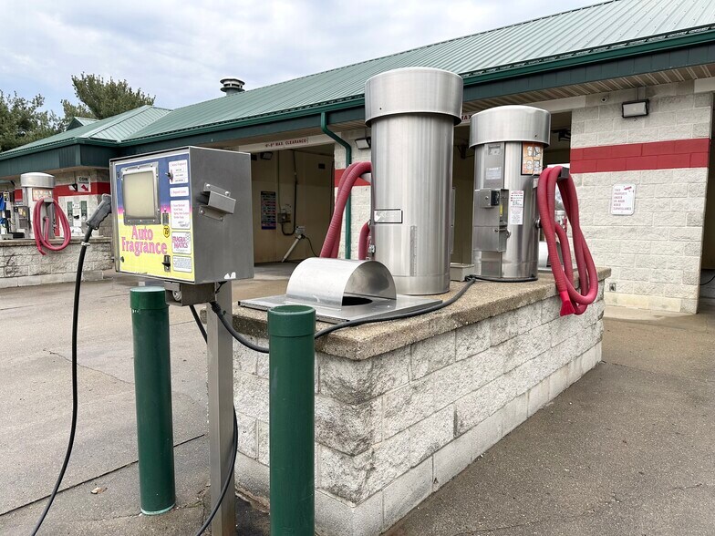 More Photos Of 2222 Spring Clean Ave, Terre Haute Carwash For Sale
