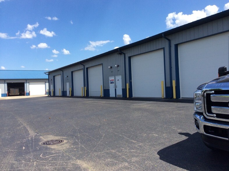 More Photos Of 181 Wolf St, Yorkville Warehouse For Sale