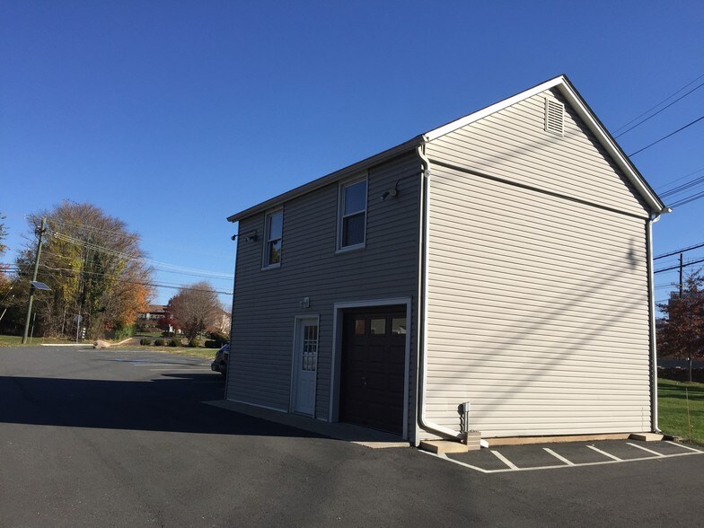 More Photos Of 864 Mapleton Rd, Princeton Office For Sale
