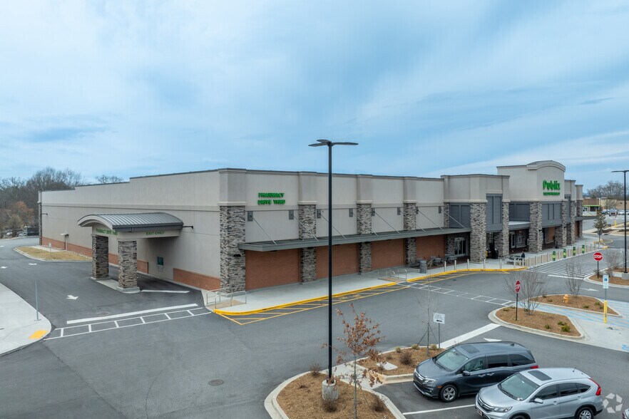More Photos Of 5000 Old Buncombe Rd, Greenville General Retail For Lease