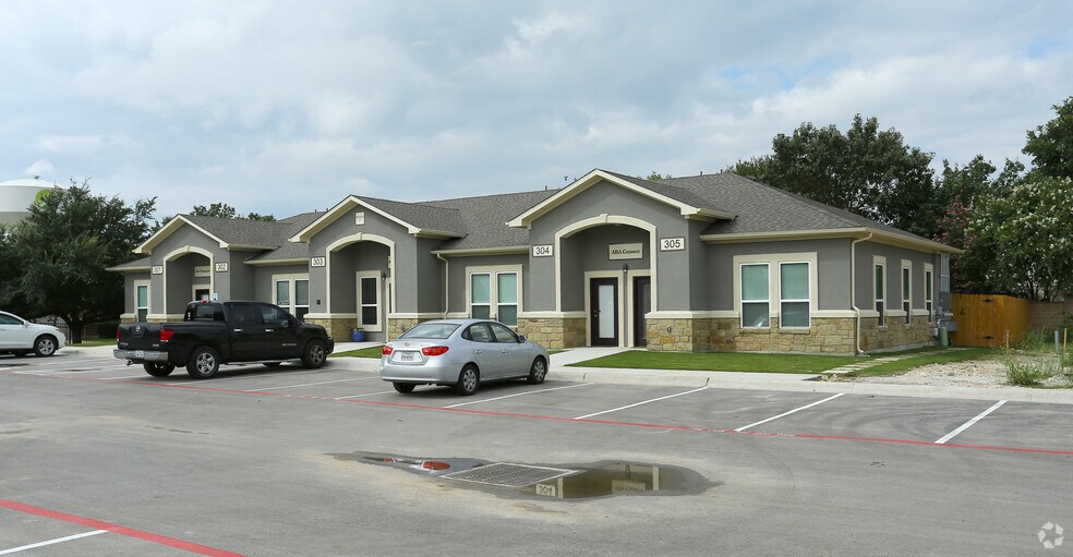 Primary Photo Of 2301 S Bagdad Rd, Cedar Park Medical For Sale
