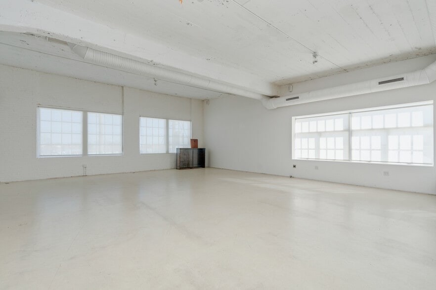 More Photos Of 2745 Locust Blvd, Saint Louis Office Residential For Lease