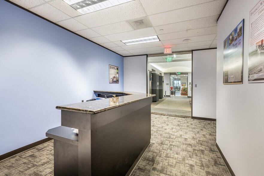 More Photos Of 13750 San Pedro Ave, San Antonio Coworking Space