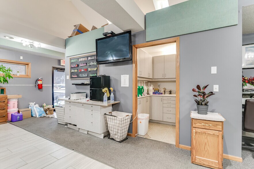 More Photos Of 601 McHugh Rd, Holmen General Retail For Lease