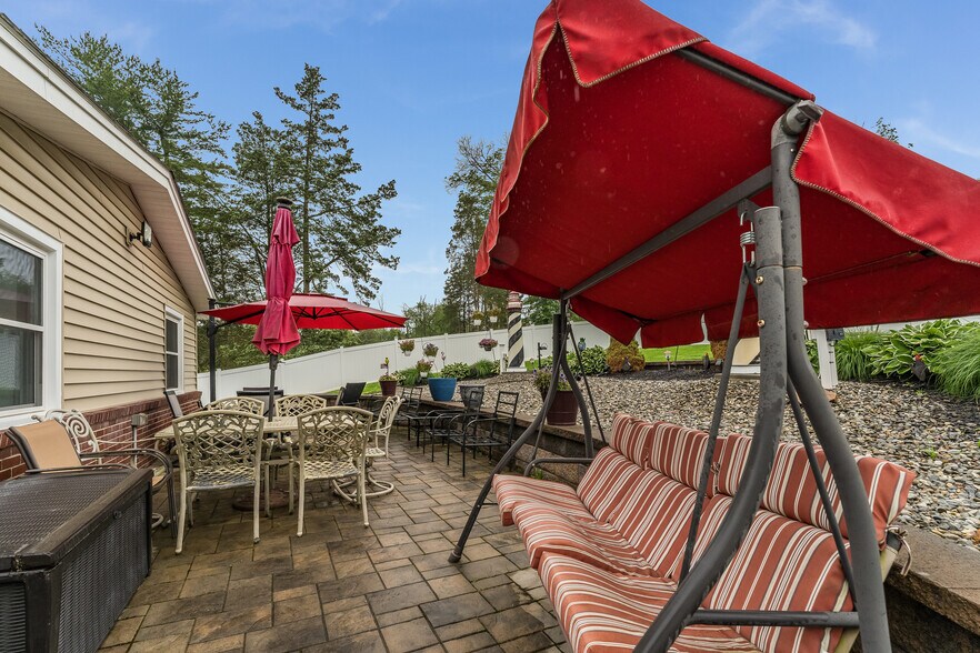 More Photos Of 417 Mountain Rd, Lebanon Specialty For Sale