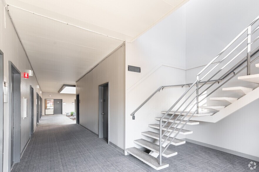More Photos Of 2910-2960 Scott Blvd, Santa Clara Unknown For Lease