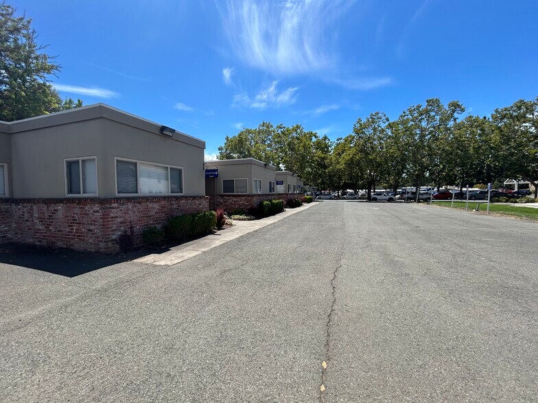 More Photos Of 170 Sotoyome St, Santa Rosa Medical For Sale