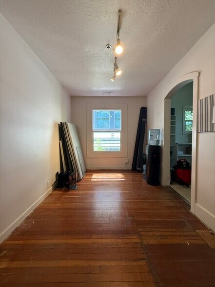 More Photos Of 90 N Main St, Ashland Office Residential For Lease