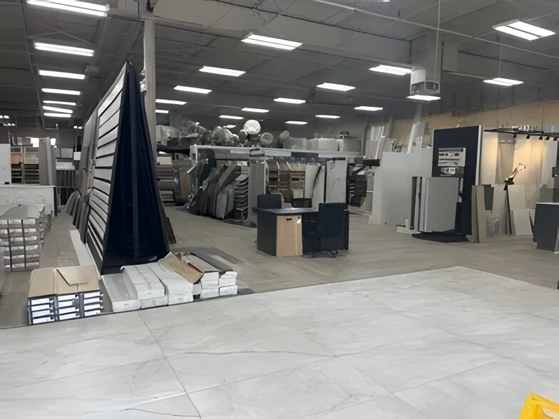 More Photos Of 4884 Dufferin St, Toronto Showroom For Lease