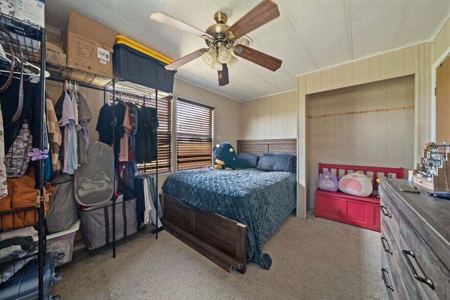 More Photos Of 204 County Road 107, Whitesboro Horse Stables For Sale