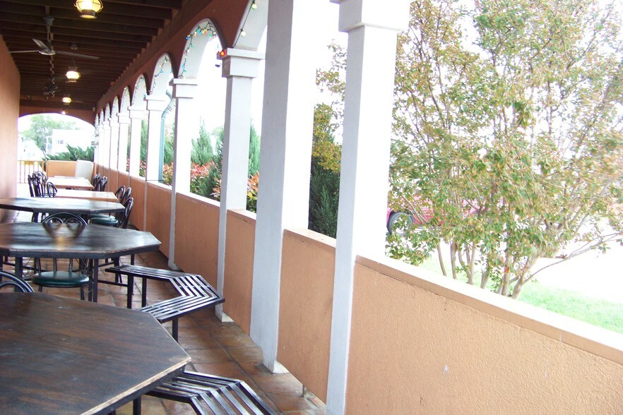 More Photos Of 2210 Southwest Pky, Wichita Falls Restaurant For Sale