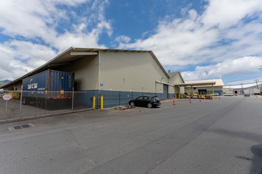 More Photos Of 2290 Alahao Pl, Honolulu Unknown For Lease