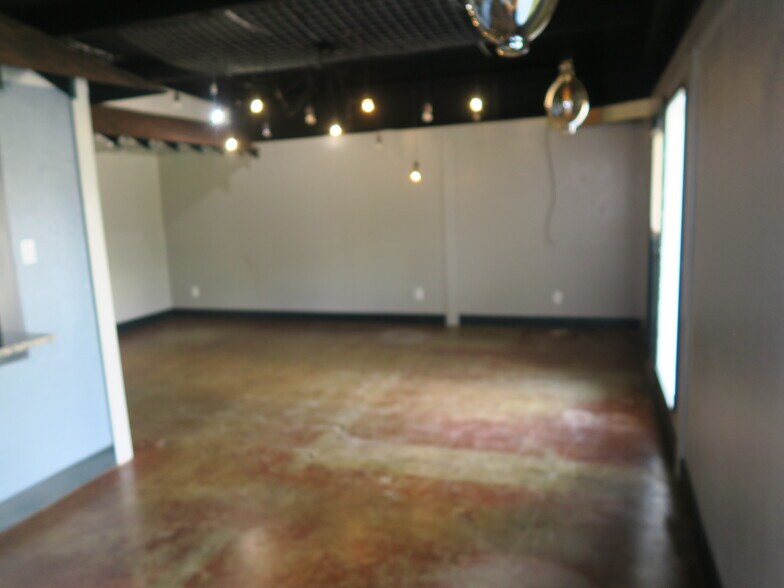 More Photos Of 2472 S Farm To Market Road 2869, Hawkins Freestanding For Sale