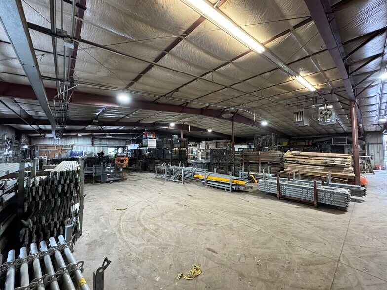 More Photos Of 2110 Jefferson St, Wisconsin Rapids Warehouse For Lease
