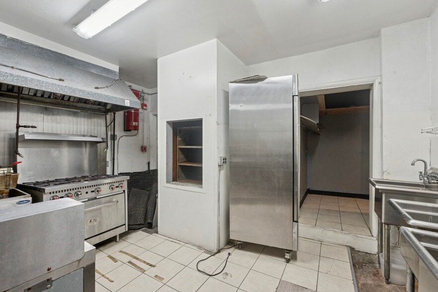 More Photos Of 4742-4744 Richmond St, Philadelphia Restaurant For Lease