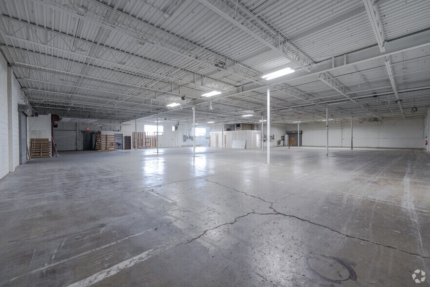 More Photos Of 1515 Ellis St, Waukesha Manufacturing For Lease