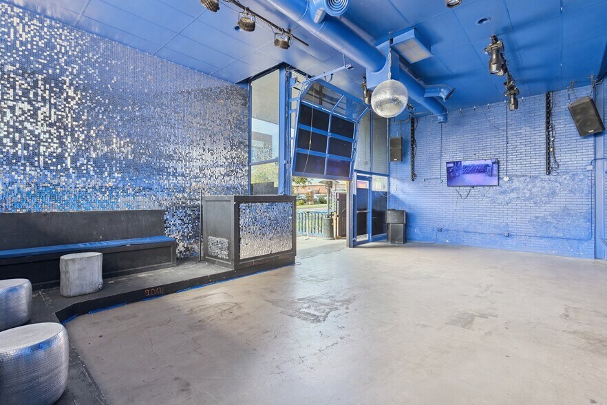 More Photos Of 1012 N Walker Ave, Oklahoma City Bar For Lease