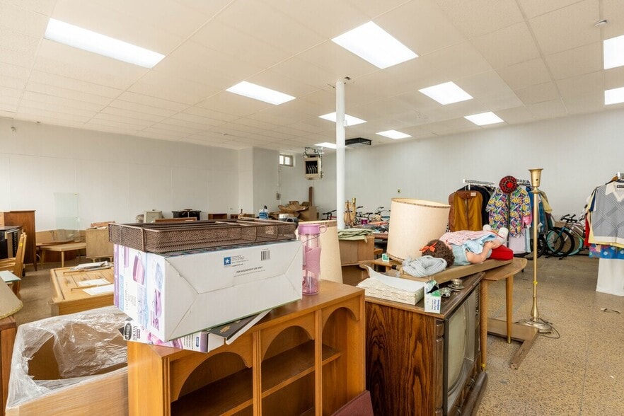 More Photos Of 3933 1/2-3939 1/2 W Colfax Ave, Denver Unknown For Lease