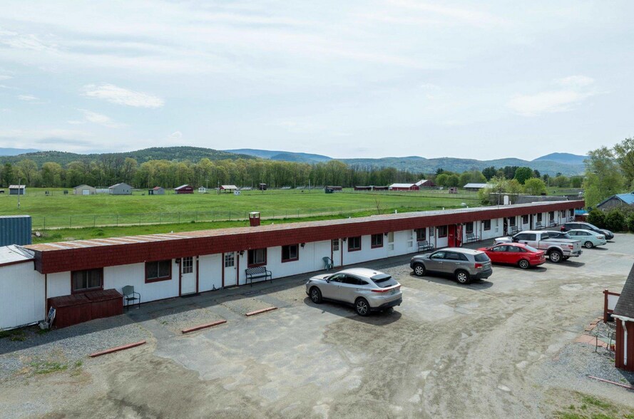 More Photos Of 379 Lower Pln, Bradford Hotel For Sale