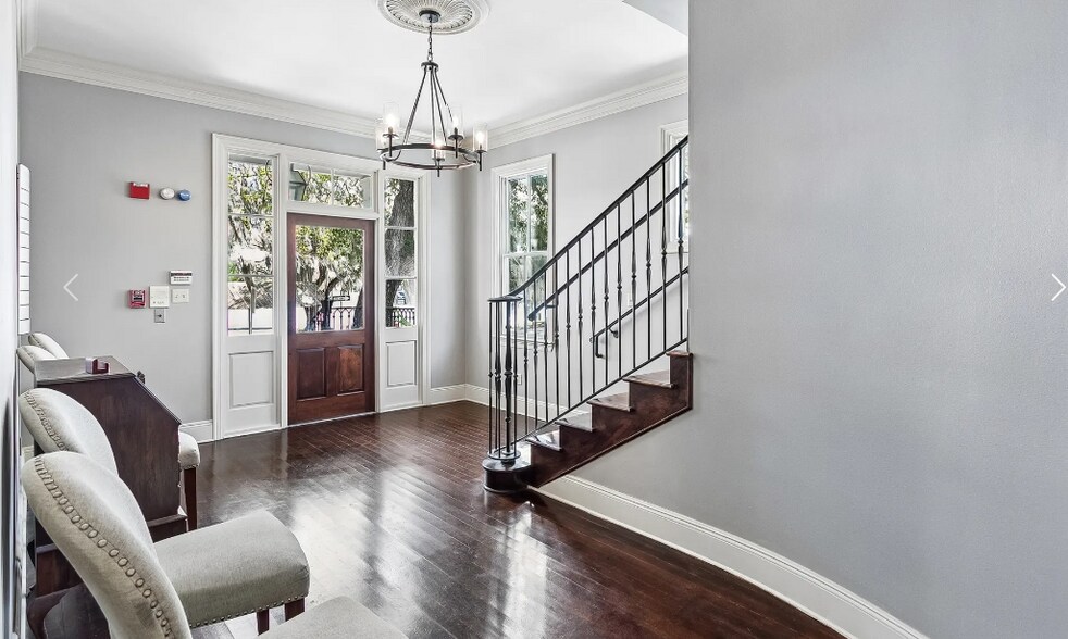 More Photos Of 506 Water St, Madisonville Office For Sale