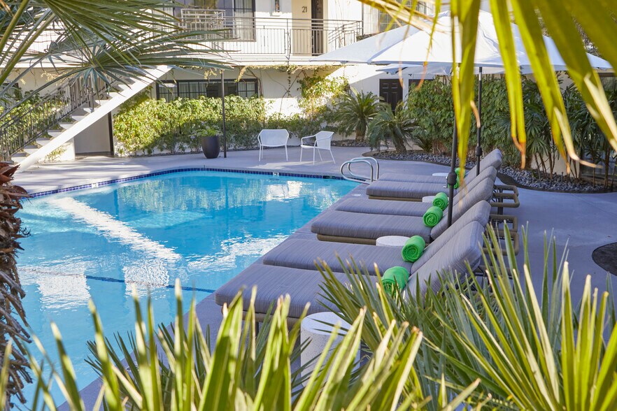 More Photos Of 288 E Camino Monte Vis, Palm Springs Hotel For Sale