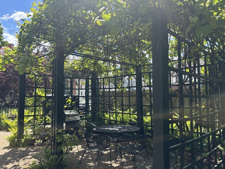 More Photos Of 72 Union Ave, Saratoga Springs Apartments For Sale